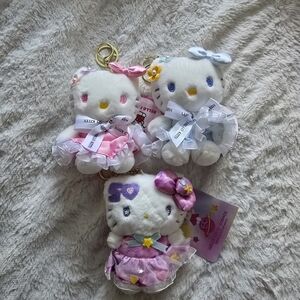 Sanrio Hello Kitty Plush Mascot Keychain